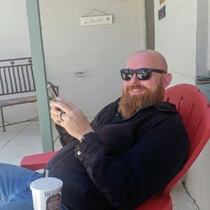 Meet your Posher, Dustin